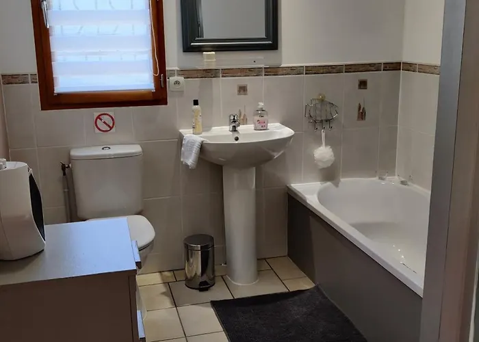 Les Cheveches Bed & Breakfast